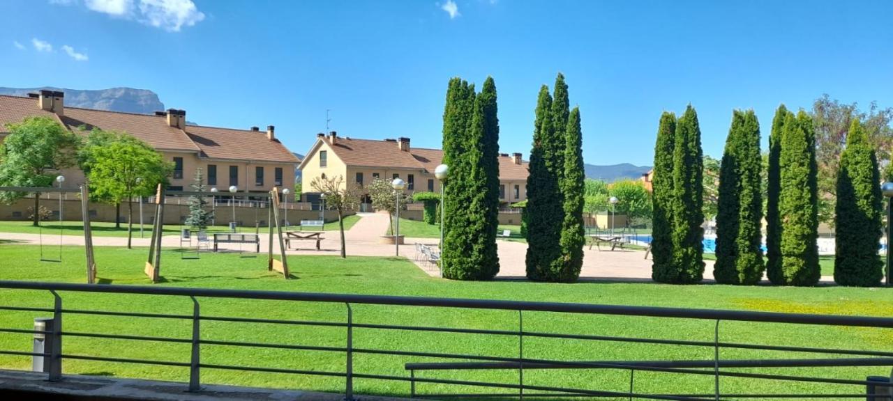 Monteperdido Jaca Apartman Kültér fotó