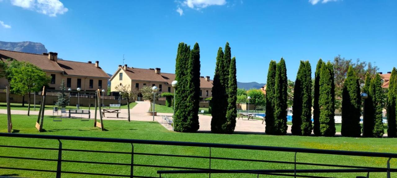 Monteperdido Jaca Apartman Kültér fotó